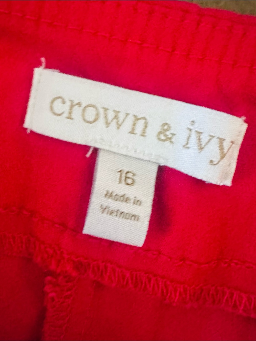 crown & ivy Bright Red Scallop-Hem High Waist Shorts - Picture 4 of 4